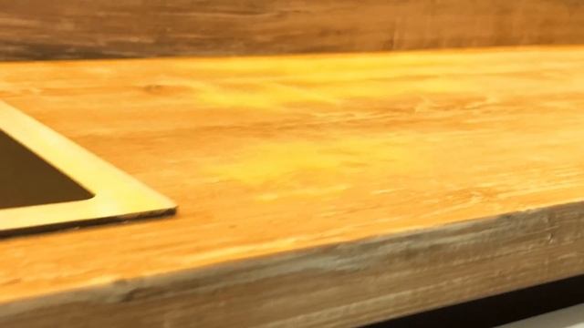 Компактная прямая кухня со столешницей и скинали дерево Минск Мир Вместилось всё смотреть онлайн