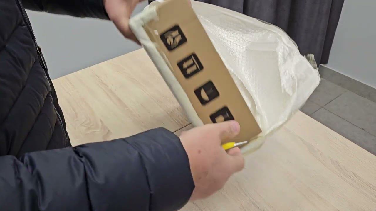 тотальное воровство, заказ через озон, почему берут в доставку вскрытые посылки??? смотреть онлайн