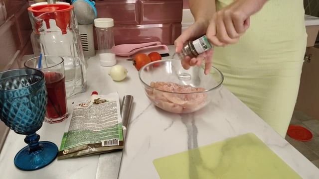 ВЛОГ???Пою песни и готовлю/Выпадение волос после родов/Ждём выходные смотреть онлайн