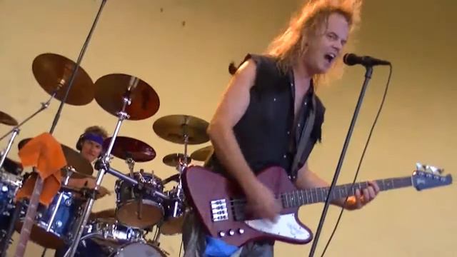 White Noise / American Girl / Live at Hollywood Bandshell смотреть онлайн