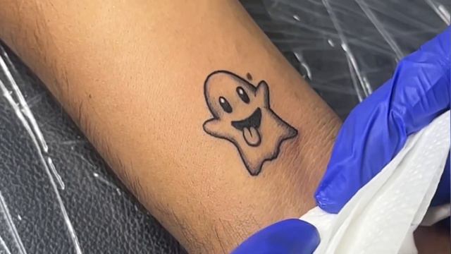 Small Ghost tattoo Crazy ghost tattoo by YOUTA TATTOOS small tattoo idea смотреть онлайн