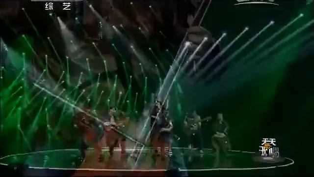 "Карлыгаш". Сицингериле поет казахскую песню "Ласточка" смотреть онлайн