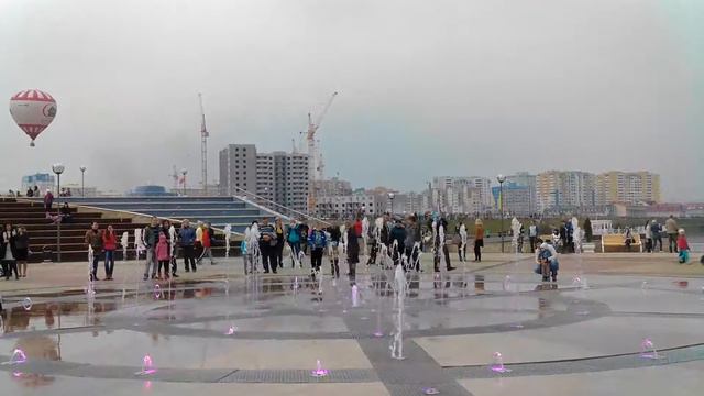 Цветомузыкальный фонтан в городе Спутник 2 смотреть онлайн
