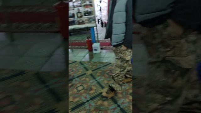Автомобили ретро в автосалоне назад в СССР.Город Кунаев бывший Капчагай... смотреть онлайн