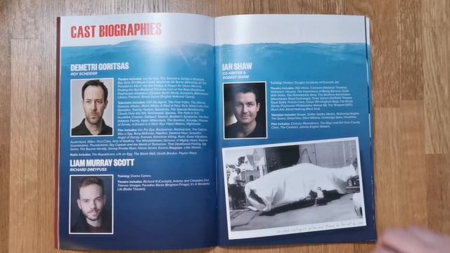 THE SHARK IS BROKEN OFFICIAL PROGRAM FLIP THROUGH смотреть онлайн