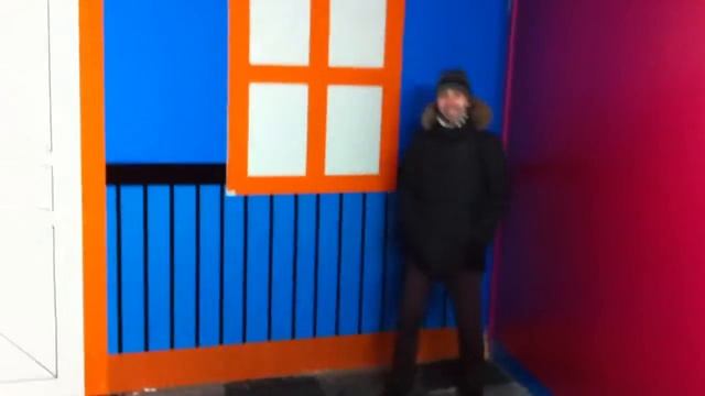 В комнате Эймса. Парк Горького смотреть онлайн