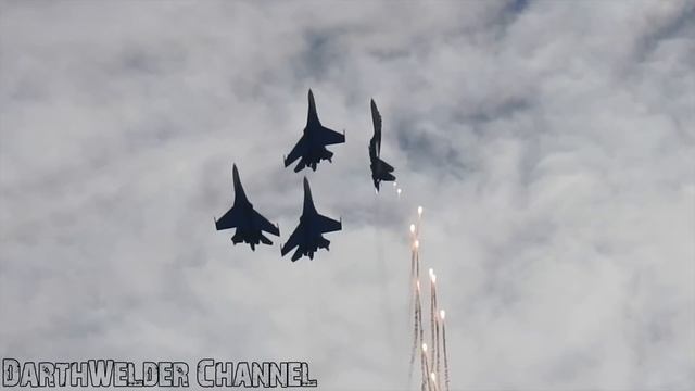 Пилотажная группа "Русские Витязи". Армия 2016. Закат."Russian knights" airshow смотреть онлайн
