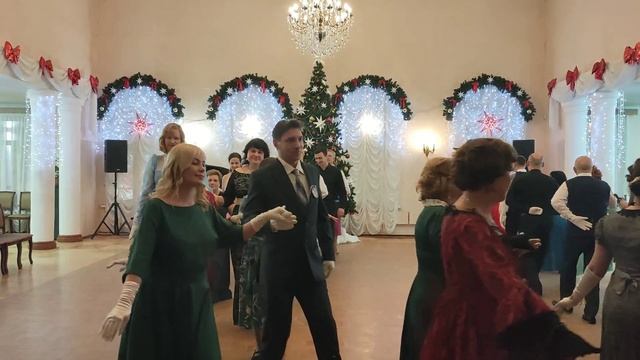 Предновогодний танцевальный вечер в Дом Коммерческого собрания смотреть онлайн