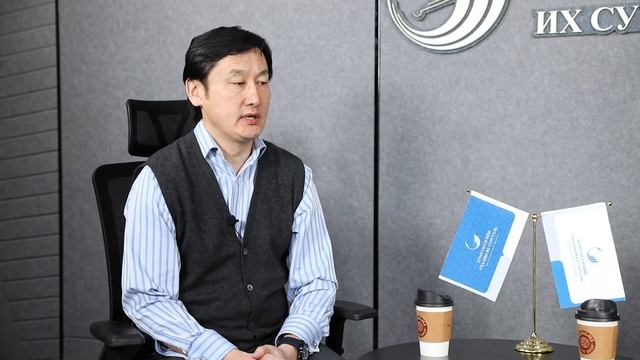 Humanities podcast №8 ХСС-ийн Англи хэлний тэнхимийн багш С.Хосбаяр смотреть онлайн