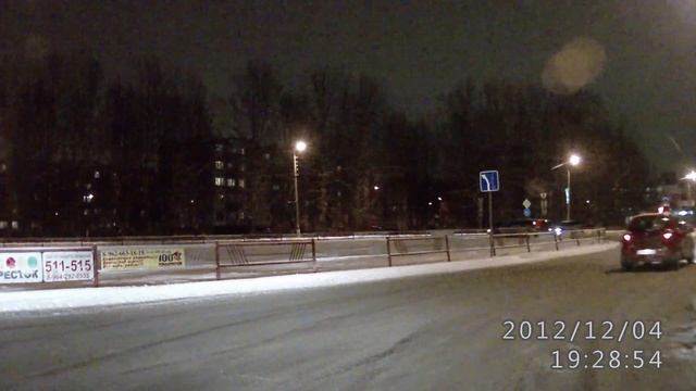 Подрезал NiSSRAN хэтчбек, круговое движение ,Северодвинск смотреть онлайн