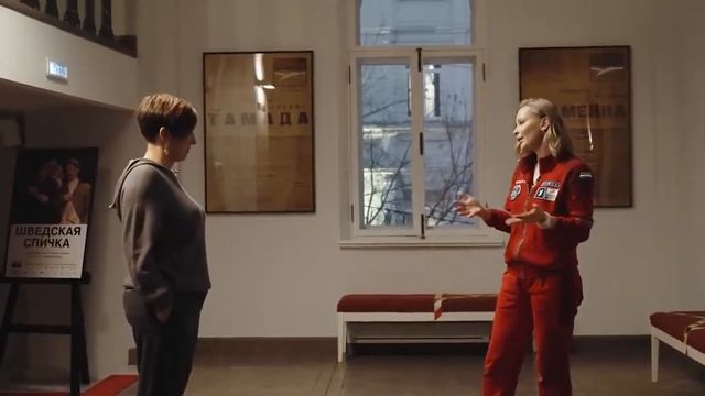 Юлия Пересильд поет песню Ивана Кононова "Левый берег Дона" смотреть онлайн