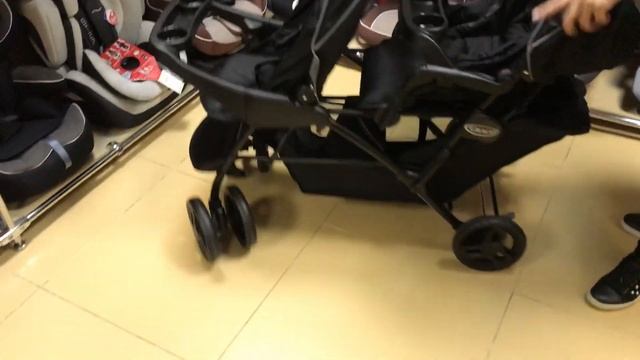 Видеообзор коляски для двойни/погодок Graco Stadium Duo смотреть онлайн