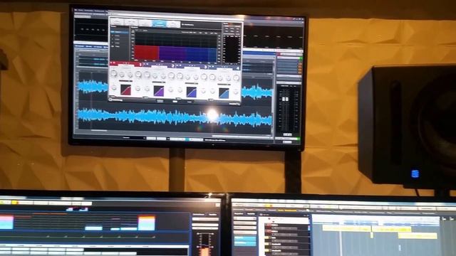 FREESTYLE MAROON HOME STUDIO CORNER смотреть онлайн