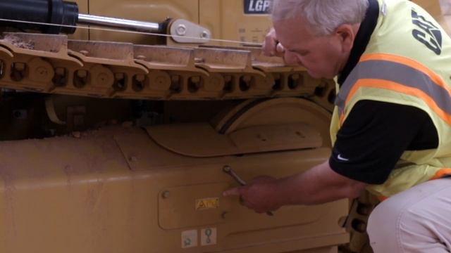 Adjusting the Track Sag: Tips for Maintaining Your Cat® Small Dozer смотреть онлайн