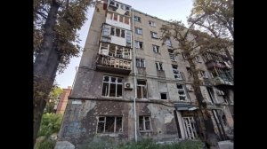 Мариуполь, пр. Ленина, д. 49. Живут 2 семьи, 6 человек, на весь дом. Разговор с жительницей.