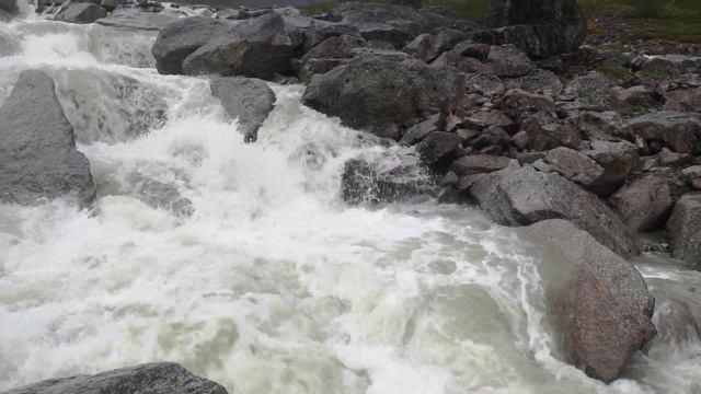 река Ледниковая (5), хребет Кодар смотреть онлайн