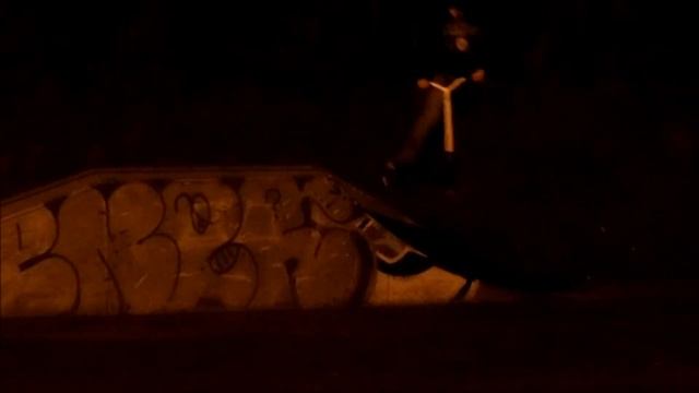 Maxime First Edit - Trotinette freestyle смотреть онлайн