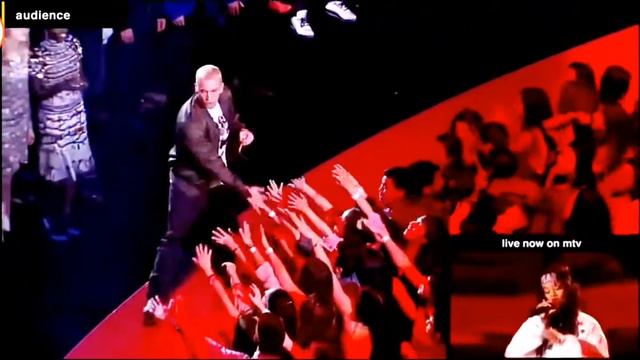 Эминем и Рихана выступали перед звездами Голливуда