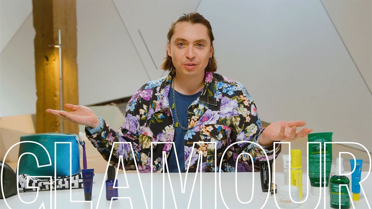 Что в косметичке у Пети Плоскова? | Glamour Россия смотреть онлайн