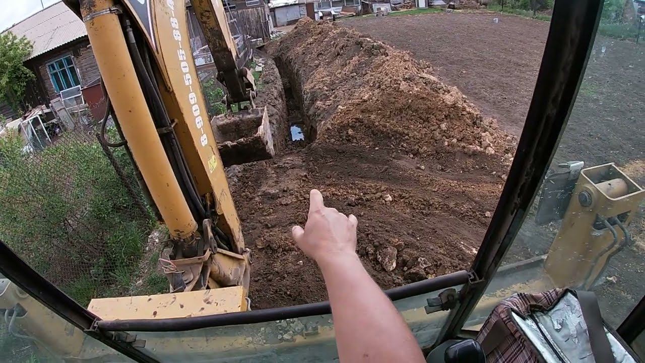 Как закопать и не проваливаться в траншею с сырым грунтом. смотреть онлайн