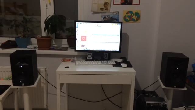 JBL LSR305 смотреть онлайн