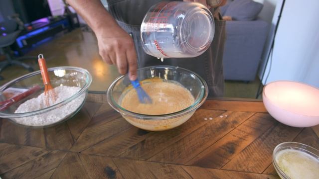 How to Make Pumpkin Bacon Waffles смотреть онлайн