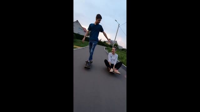 Покатушки на скейтах и лонгборде в лосинах смотреть онлайн