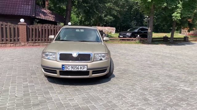 Skoda Superb 2,8 30v Elegance