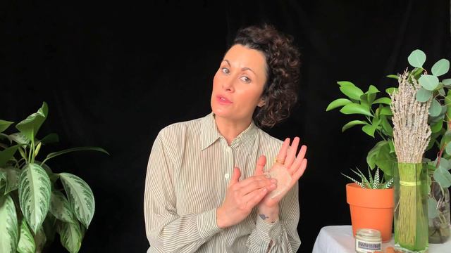 Volcanic Ash Scrub Jenette Skincare смотреть онлайн