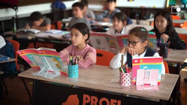 Школа - это дом, это уют, тепло, а ещё это друг. смотреть онлайн