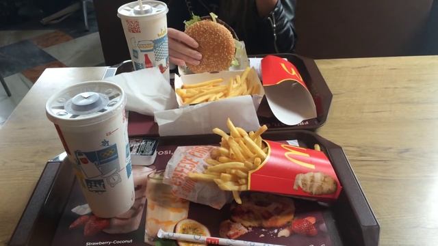 ✌ VLOG #1 / ПОЕЗДКА В ШВЕЙЦАРИЮ / ЛУГАНО ✌ смотреть онлайн