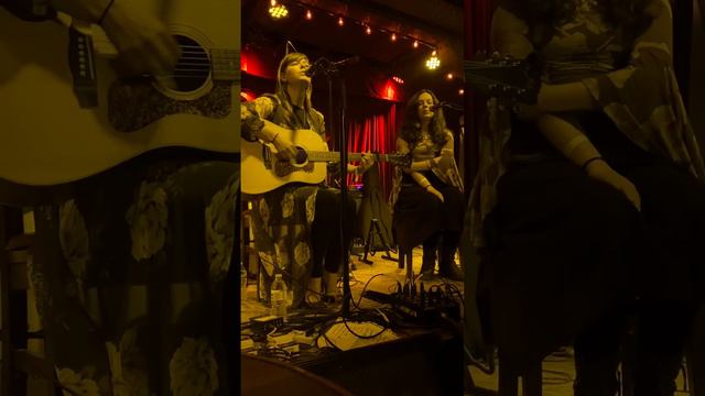 Ella ray Kondrat sarah Hoyes смотреть онлайн