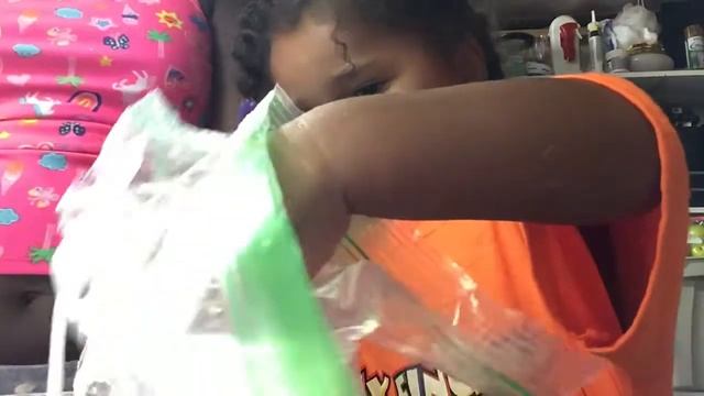 Colors Game And Making Oobleck смотреть онлайн
