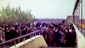 1987 год. Тюмень. Очередь за водкой у магазина «Вино» на Широтной