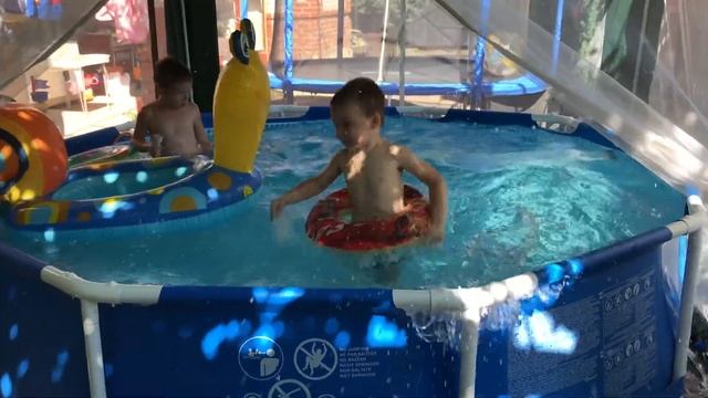 Провожаем лето 2019: бассейн intex, батут, шашлык, катание на джипе... смотреть онлайн