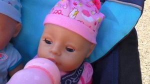 Беби Бон Двойняшки и Диана Гуляют с  Коляской Прогулка с Куклами Странный Жук