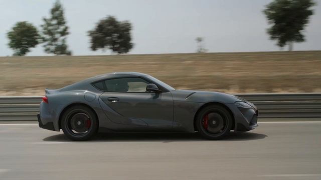 Manuál? Konečně! Toyota Supra vás bude strašně bavit. смотреть онлайн