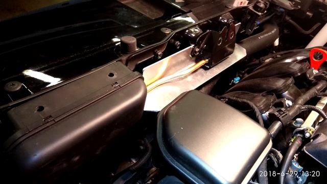 Hyundai ix35. Защита от угона. Электромеханический замок капота в разрыв штатного троса. смотреть онлайн