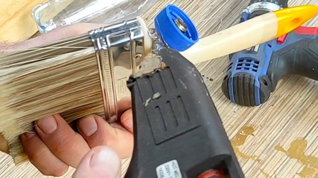 Как сделать автоматическую подачу краски у обычной кисточки смотреть онлайн