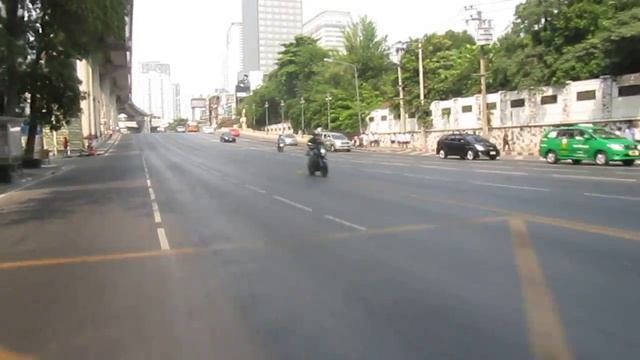 2012-02-22 Bangkok mit dem Moped 7.MOV смотреть онлайн