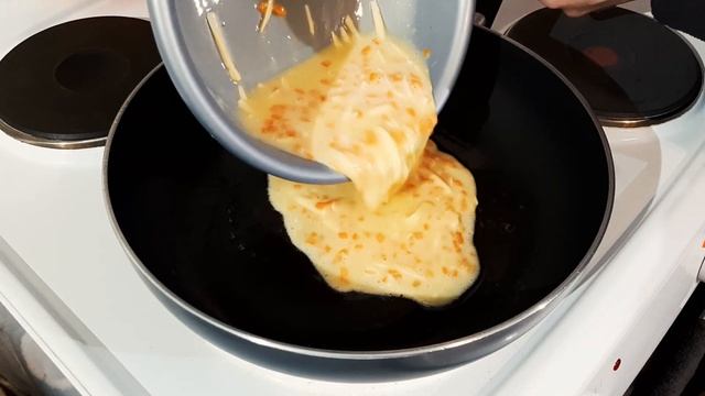 Как приготовить ЯИЧНЫЙ РОЛЛ с сыром и морковкой. Простой рецепт Яичного Ролла смотреть онлайн