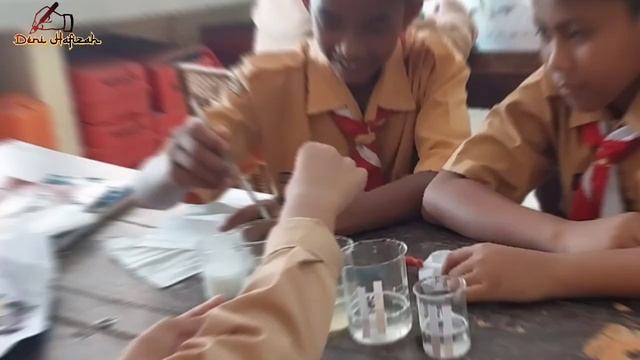 Uji Larutan Asam, Basa, dan Garam. Kelas VII A, SMP Negeri 1 Serasan смотреть онлайн