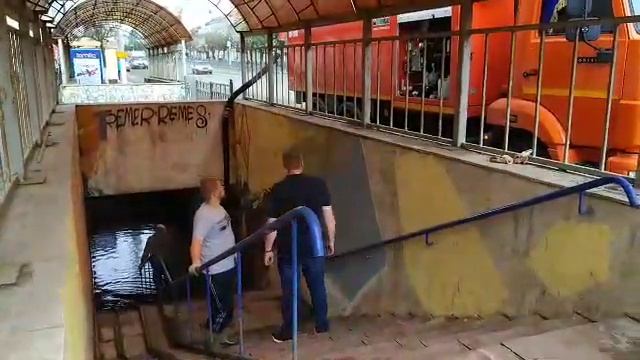В Туле на ул. Каминского затопило подземный переход