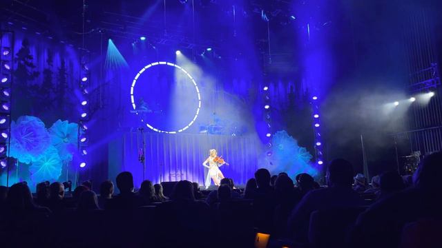 Lindsey Stirling - "Crystallize" - Live in Lubbock, TX смотреть онлайн