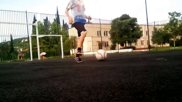 Стараюсь закрутить как Дэвид Бекхэм смотреть онлайн