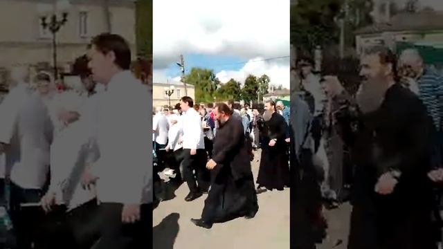 Крестный ход в Шуе .10 августа 2022 года.Праздник иконы Божией Матери " Шуйская-Смоленская" смотреть онлайн