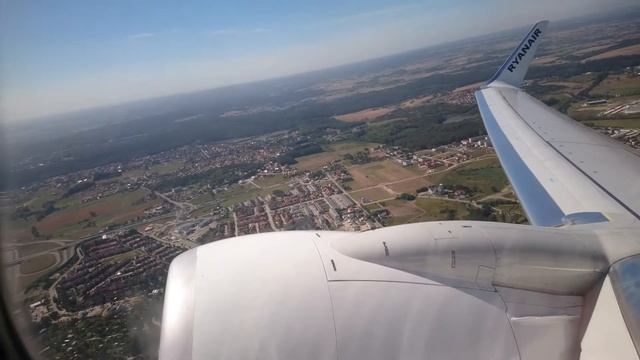 RAYANAIR plane start on Gdańsk airport смотреть онлайн