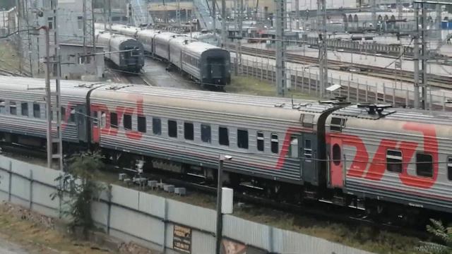 Втопил! Электровоз ЭП1 215 с поездом №116И Томск-Адлер. смотреть онлайн