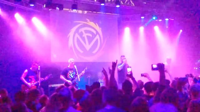 Fun Mode - Warrior (Live) смотреть онлайн