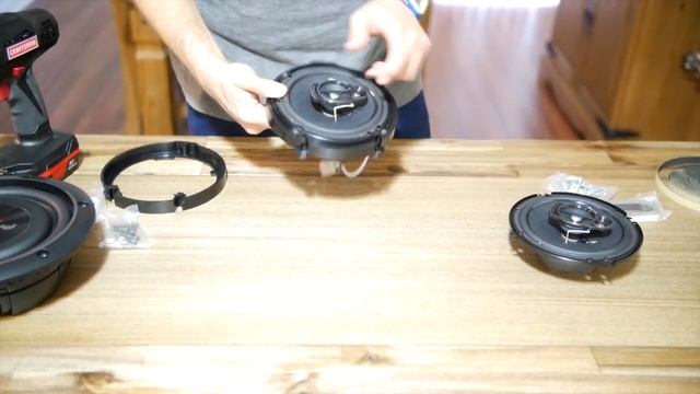 COMO INSTALAR PARLANTES TRASEROS EN UN HONDA CIVIC SI 2006-2011 смотреть онлайн